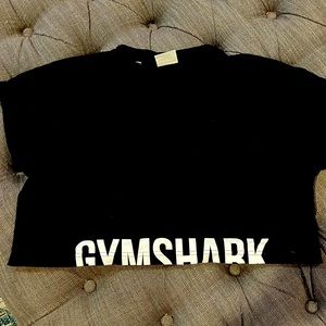 Medium gym shark crop top